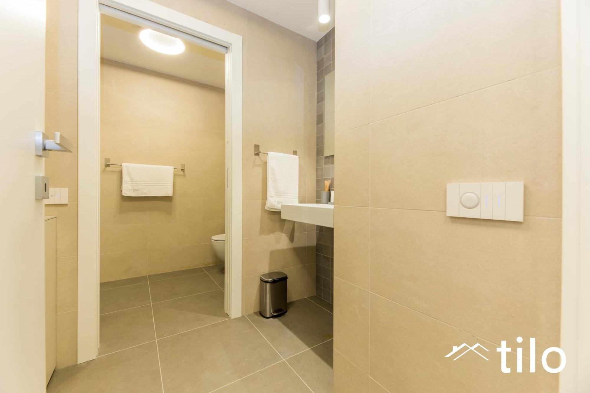Waterfront Luxury Studio, Free Parking, Ac, Netflix & Wifi By Tilo Lux Apartment *